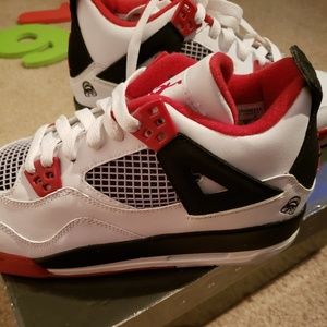 Jordan Retro 4